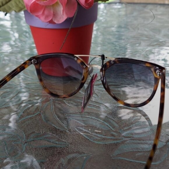 NWT Foster Grand brown woman's sunglasses.Lightweght. Comfort.All seasons. Gift - Picture 4 of 4